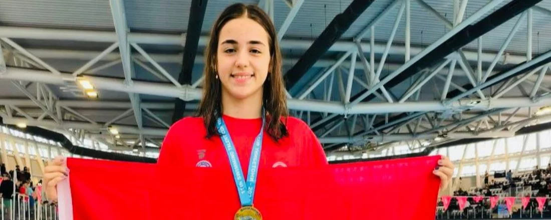 Edirneli yüzücü Beyza Işık, Bulgaristan'da altın madalya kazandı