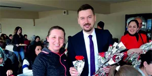 Cumhur ittifakı AK Parti Havsa Belediye Başkan Adayı Av. Aydın Balkan 8 Mart Kadınlar Günü’nde Karanfil Dağıttı