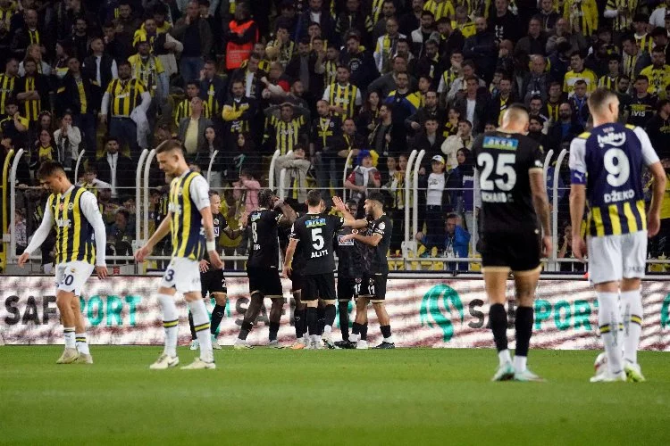 Fenerbahçe, evinde 4. kez puan kaybetti