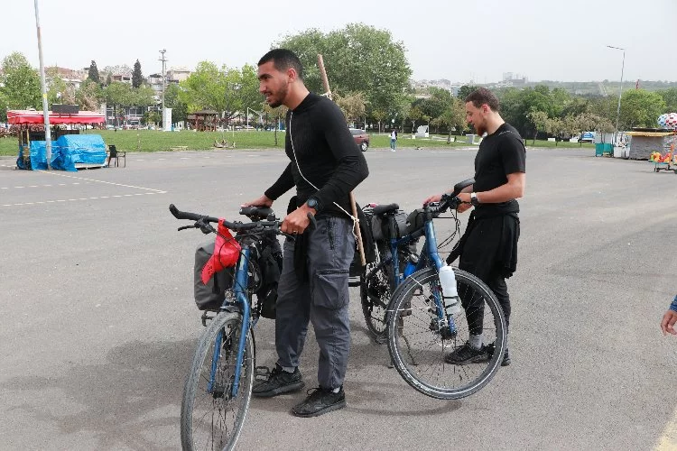 Fransa'dan bisikletle yola çıkan iki kişi Tekirdağ'a geldi