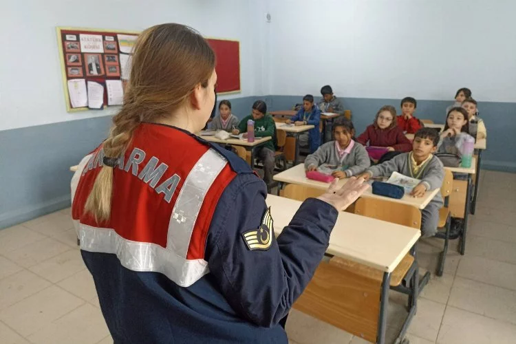 Jandarmadan Çöpköy’de öğrencilere eğitim