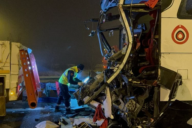 Kuzey Marmara Otoyolu'nda feci kaza: 19 yaralı