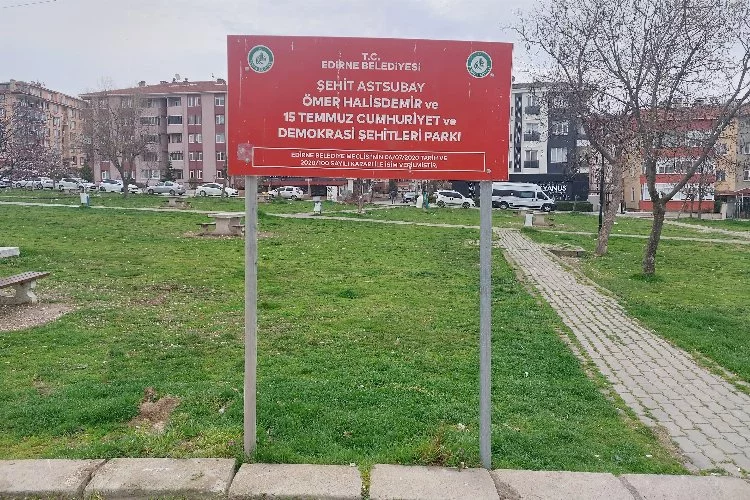 Parkın tahrip edilen tabelası onarıldı