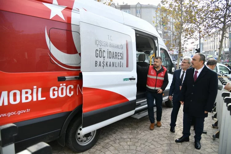 Soytürk, Mobil Göç Noktası Aracını ziyaret etti