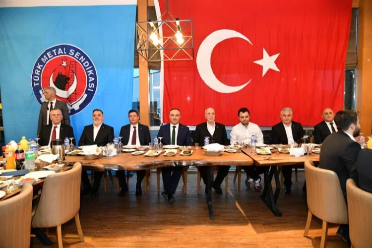 Soytürk TÜRK-İŞ’in iftar programına katıldı