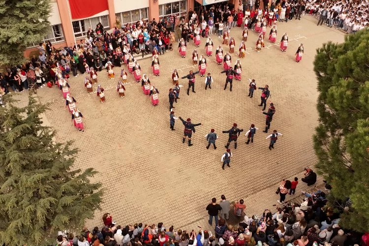 Tekirdağ'da halk oyunları ekibi zeybek gösterisi sundu