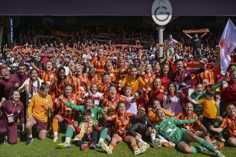 Turkcell Kadın Futbol Süper Ligi'nde şampiyon Galatasaray